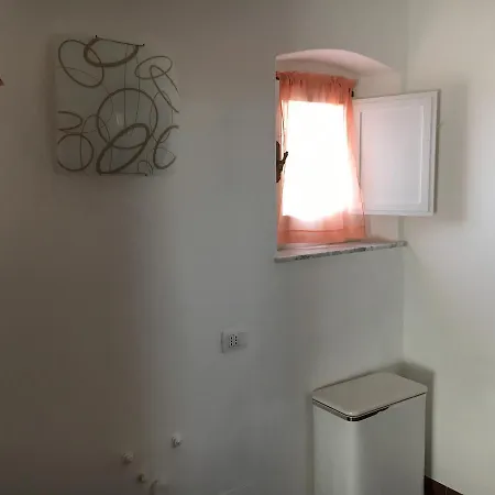 Apartment Montemarcello And Bathroom